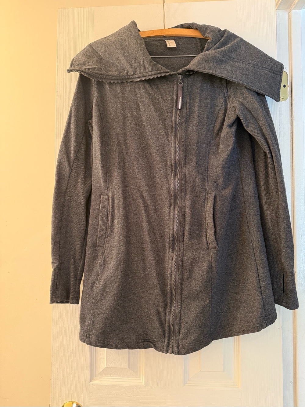 Mondetta Charcoal Gray Zip-Front Long Sweater
